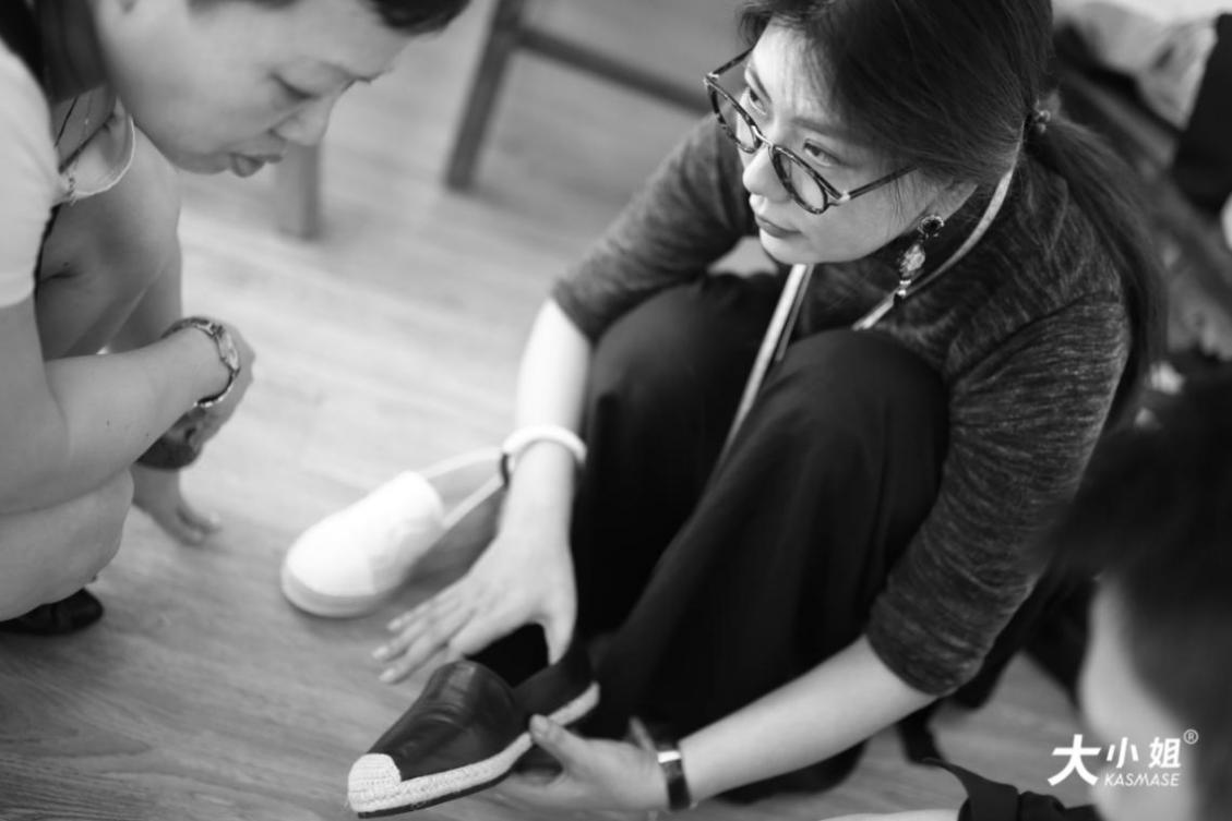 
深耕市场做“足”功夫 巨细姐实力演绎国产大码女鞋品牌新魅力！‘IM电竞’(图3)