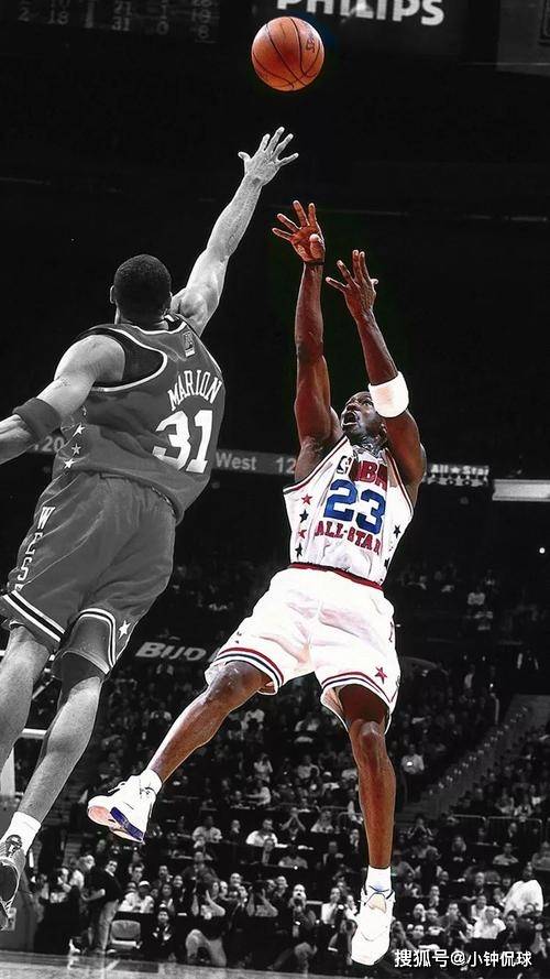 IM电竞_
当年谁抢了乔丹最后一届全明星mvp？科比最后的举动伤害乔丹了吗(图3)