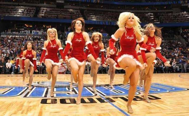 
NBA为何克制球员和啦啦队员接触 一巨星染艾滋 导致全队要检查‘IM电竞官网’(图5)