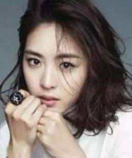 帮你打造瘦脸减龄的发型 选对烫发发型很重要!‘IM电竞官网’(图11)
帮你打造瘦脸减龄的发型 选对烫发发型很重要!‘IM电竞官网’(图11)