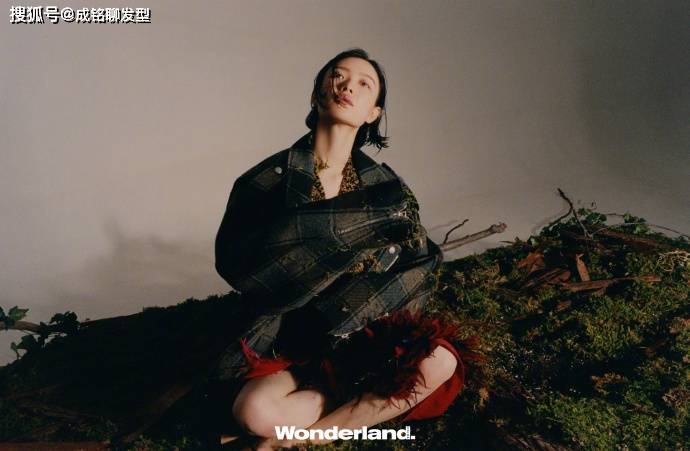 
发量少又细软适合什么发型？倪妮的微卷短发相识下 时尚又显高级“IM电竞官网”(图3)