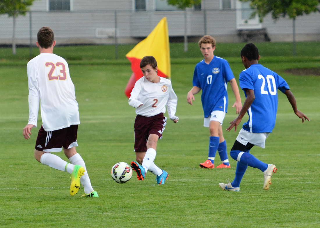 【IM电竞】
97年韩国足球运发动 靠颜值在中国走红 像极了韩剧男主角(图4) IM电竞