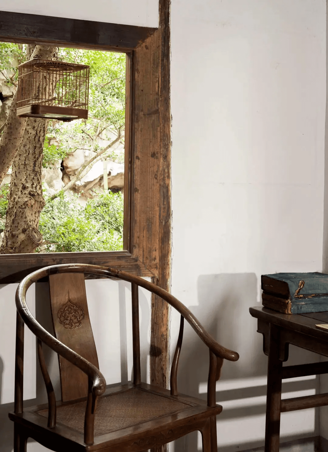 
什么样的红木椅坐起来最舒服？解读椅子的尺寸尺度|IM电竞官网(图2)