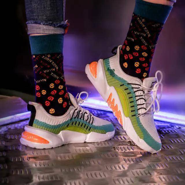 ‘IM电竞’
日本潮鞋品牌——野隐履鞋直逼大牌Nike、阿迪 连老外都爱不释手(图3)