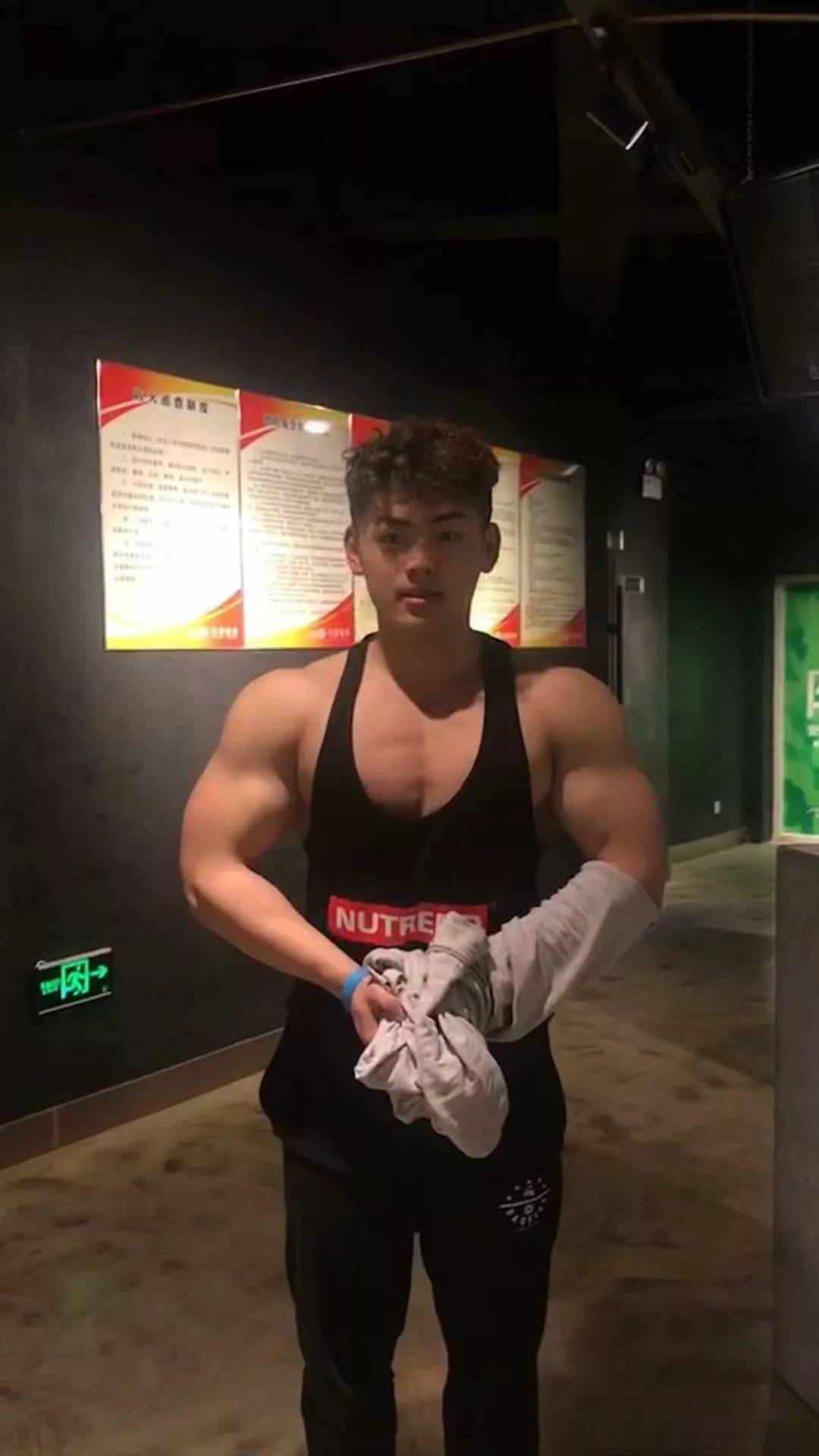 【IM电竞官网】
20岁宁夏小伙练就一身肌肉,收获迷妹无数!(图8)