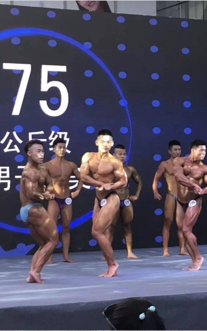 【IM电竞官网】
20岁宁夏小伙练就一身肌肉,收获迷妹无数!(图12)