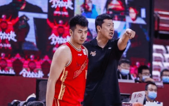 
中国男篮8冠王遣散在即！全队退役！5大球星遭哄抢 广东该脱手了_IM电竞平台(图1)