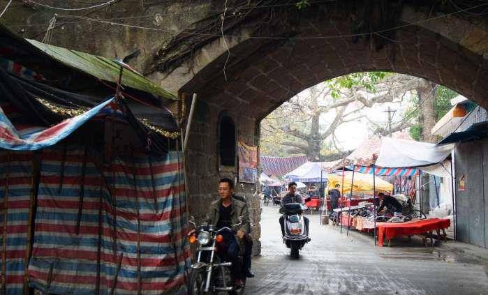 
汕头这个区, 有一座全国最小的袖珍古城, 只有半个球场大!【IM电竞】(图7)