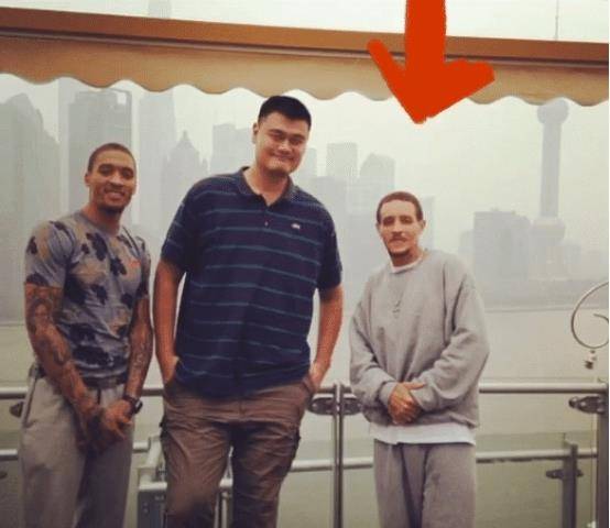 IM电竞官网：
NBA球星“太上皇”陌头流离 与詹姆斯母亲闹绯闻 现在成这样！(图2)