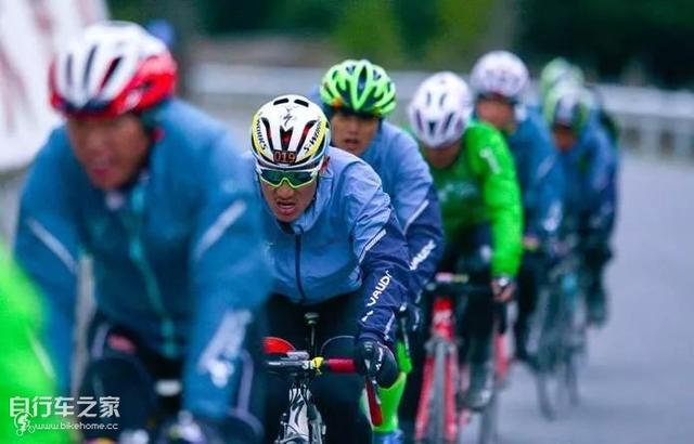 都江堰市石羊小学积极开展“周末卫生大扫除”活动‘IM电竞平台’(图1) IM电竞官网